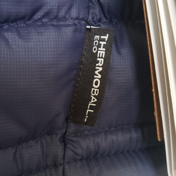 The North Face Light ThermoBall Eco Jacket - Picture 11 of 12